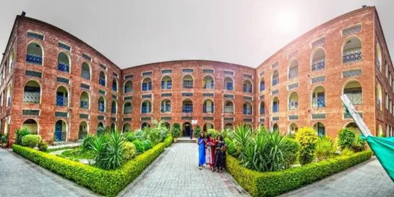 Shaheed Zulfiqar Ali Bhutto Institute of Science and Technology